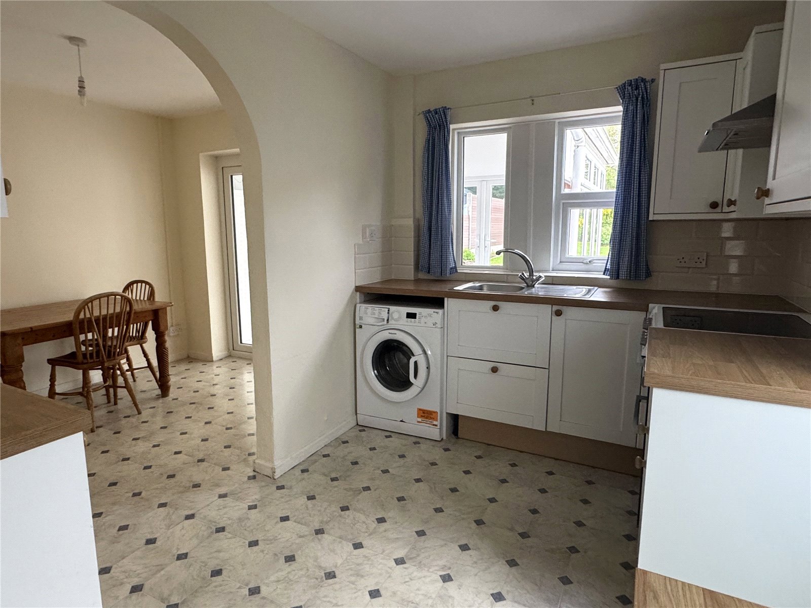 2 bedroom House to let in Hempsted, Gloucester