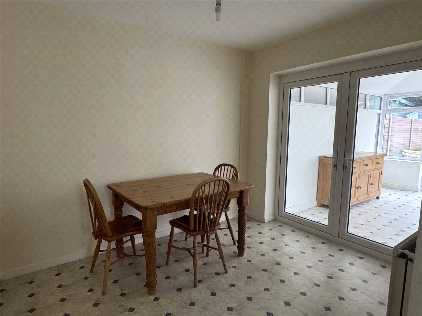 2 bedroom House to let in Hempsted, Gloucester