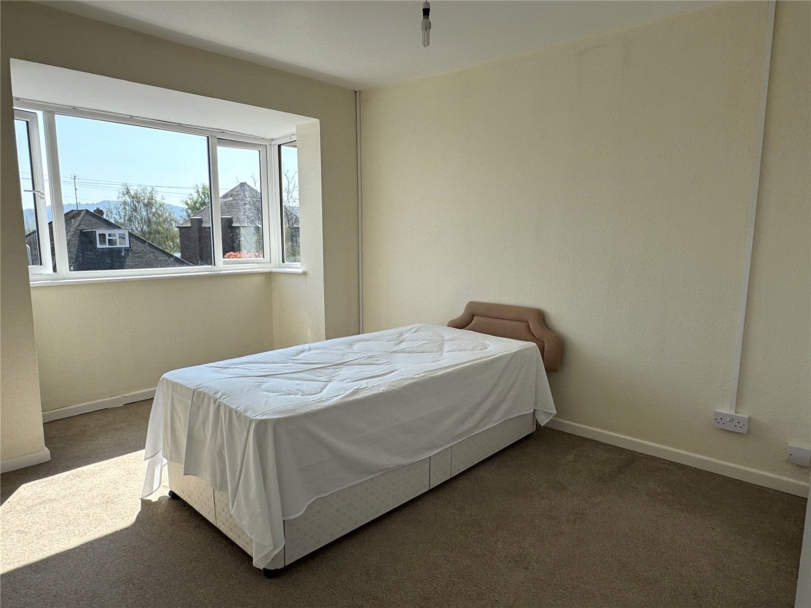 2 bedroom House to let in Hempsted, Gloucester