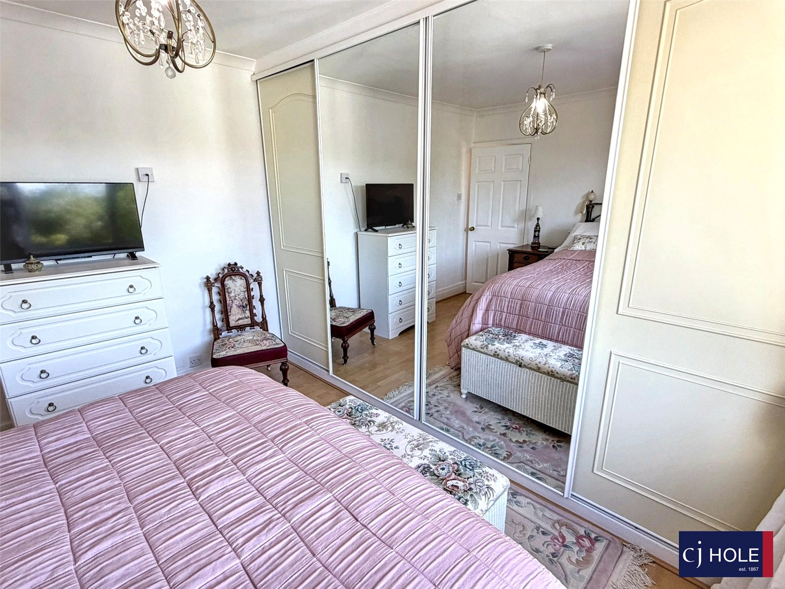 3 bedroom House for sale in Hucclecote