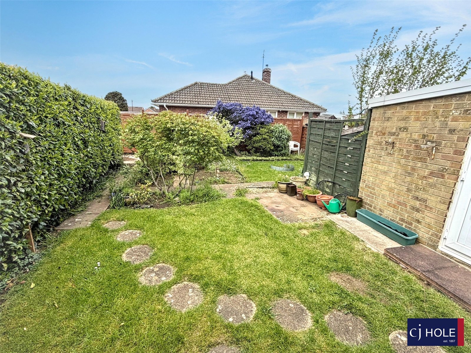 2 bedroom Bungalow for sale in Hucclecote, Gloucester