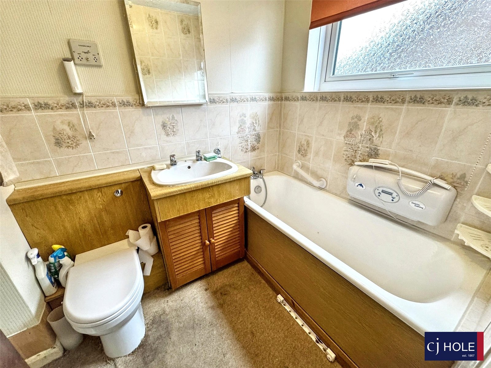 2 bedroom Bungalow for sale in Hucclecote, Gloucester