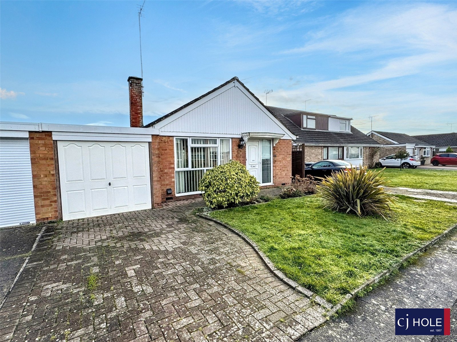 2 bedroom Bungalow for sale in Hucclecote, Gloucester