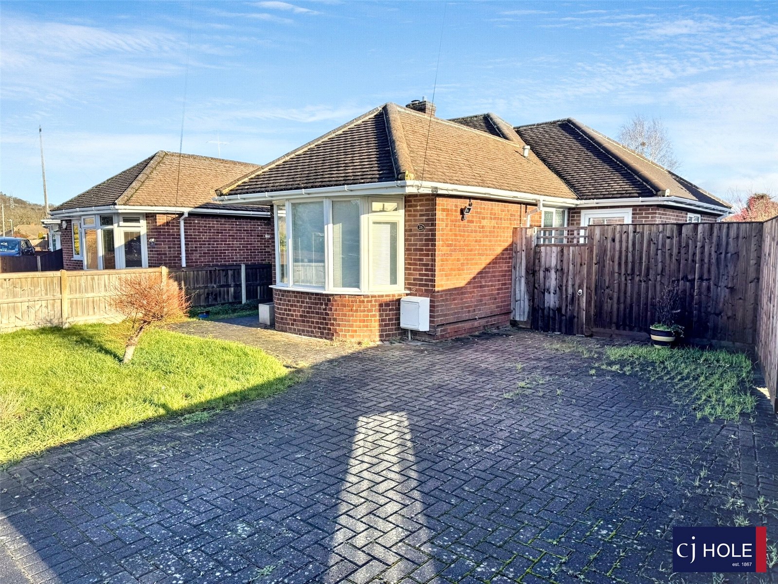 2 bedroom Bungalow for sale in Hucclecote, Gloucester