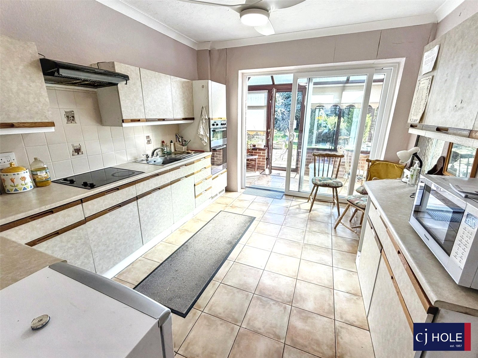 2 bedroom Bungalow for sale in Hucclecote, Gloucester