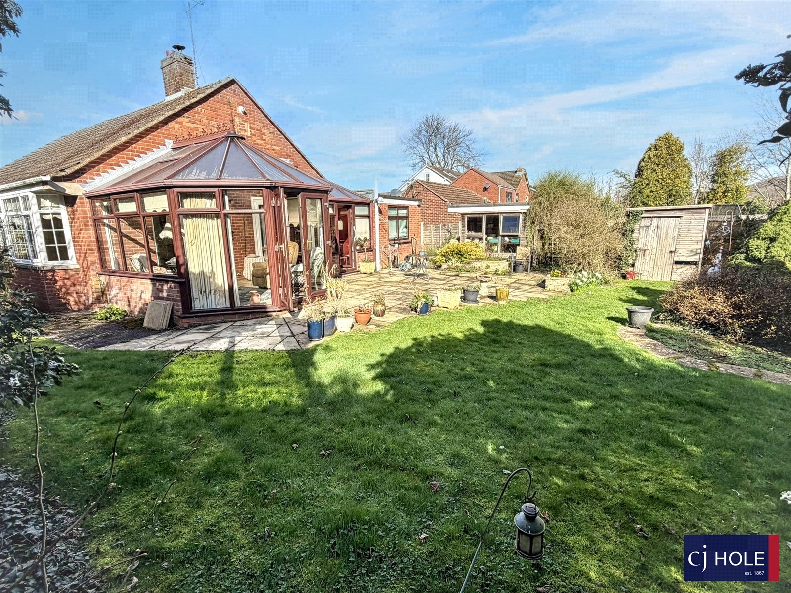 2 bedroom Bungalow for sale in Hucclecote, Gloucester