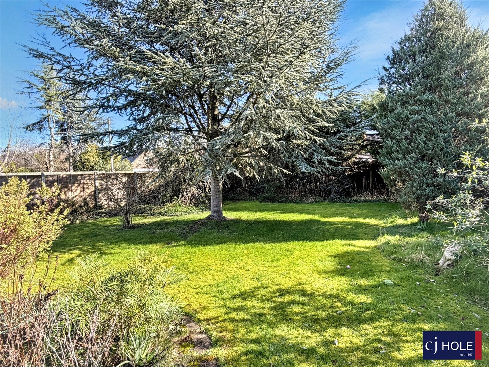 2 bedroom Bungalow for sale in Hucclecote, Gloucester