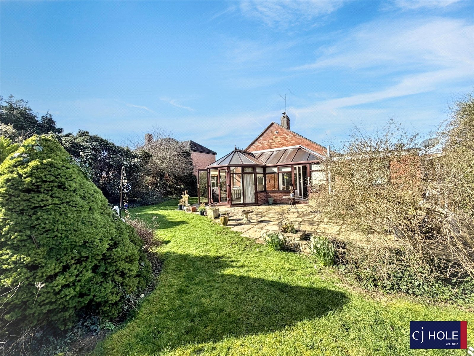 2 bedroom Bungalow for sale in Hucclecote, Gloucester