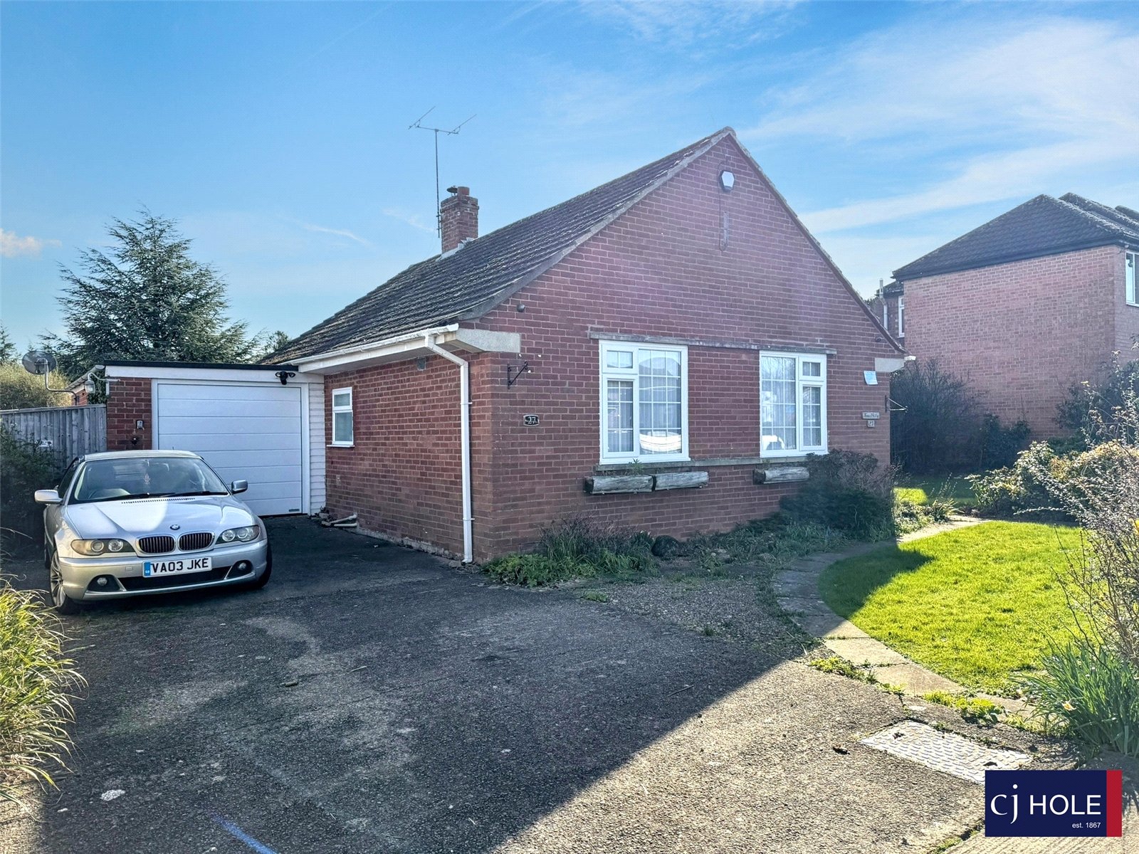 2 bedroom Bungalow for sale in Hucclecote, Gloucester