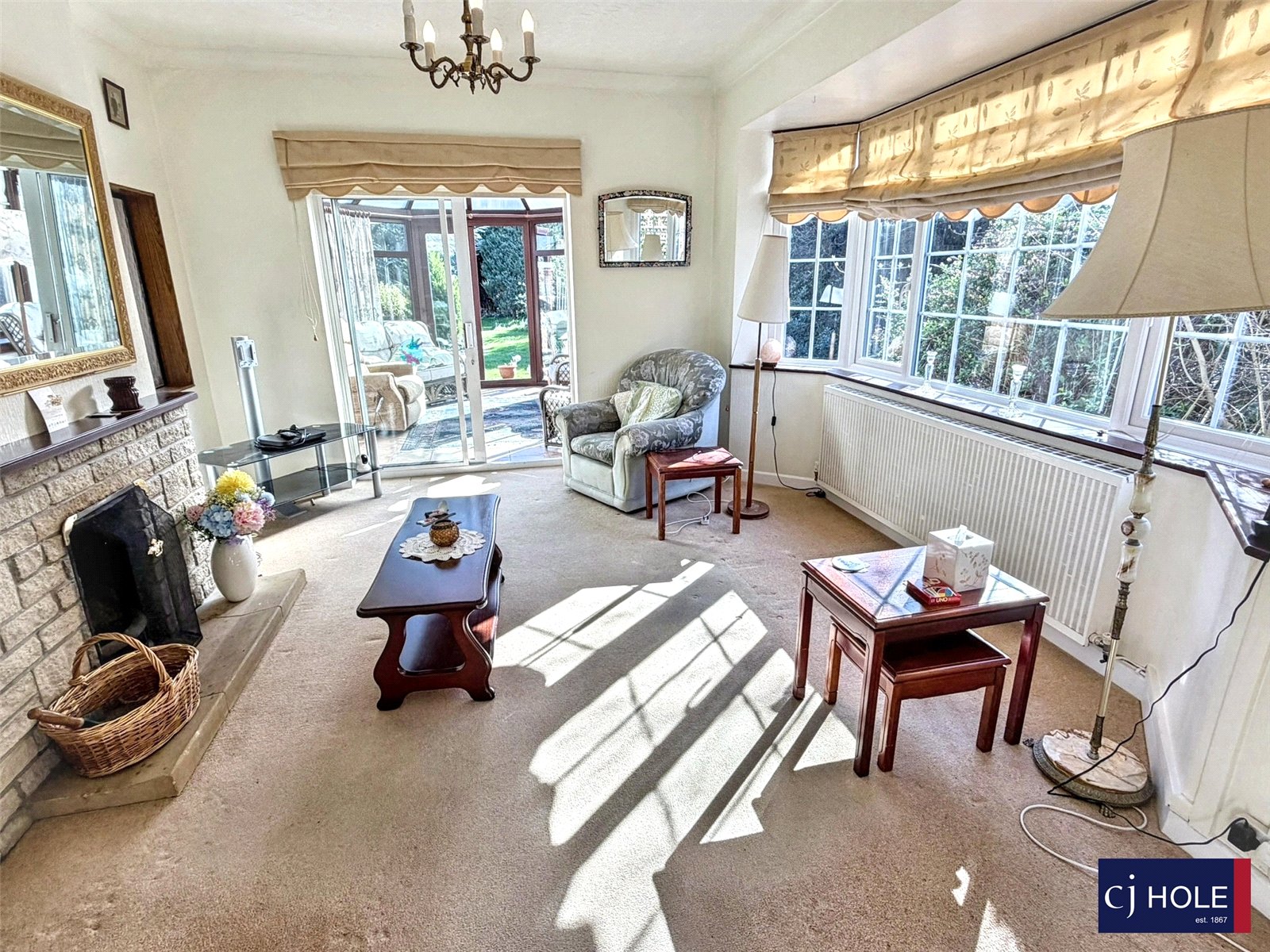 2 bedroom Bungalow for sale in Hucclecote, Gloucester