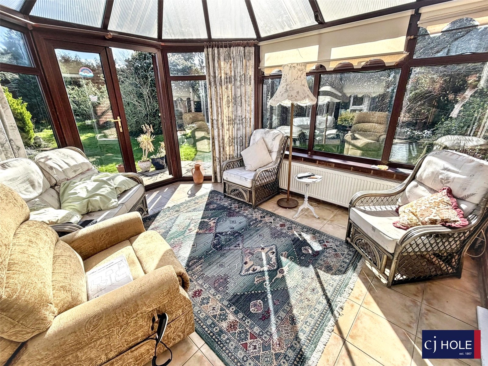 2 bedroom Bungalow for sale in Hucclecote, Gloucester
