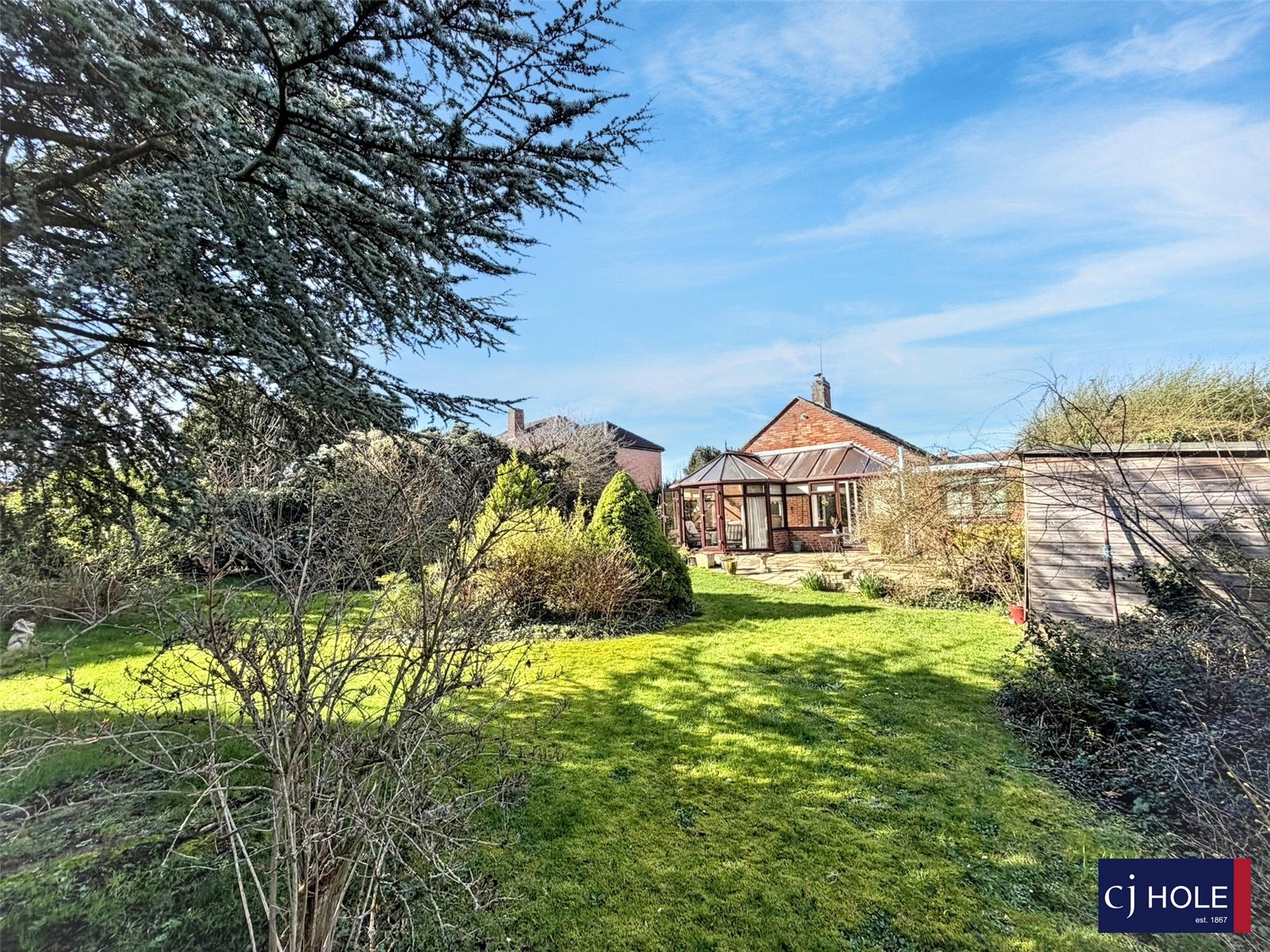 2 bedroom Bungalow for sale in Hucclecote, Gloucester