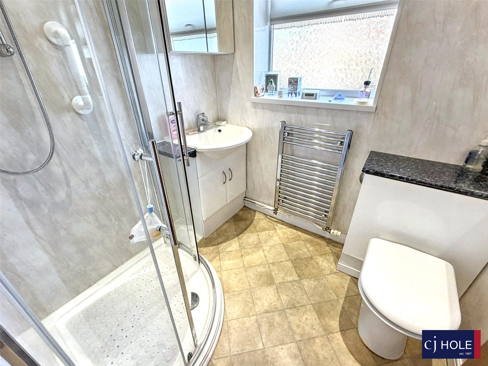2 bedroom Bungalow for sale in Hucclecote, Gloucester