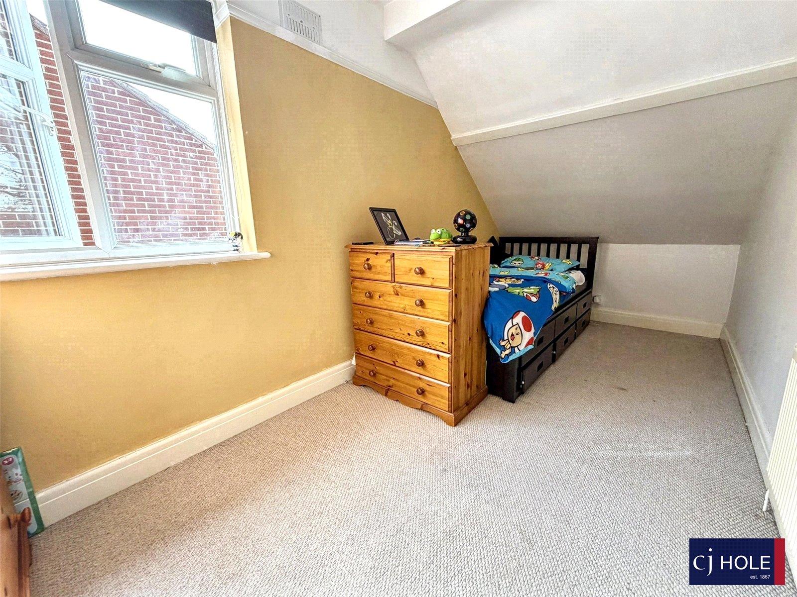 3 bedroom House for sale in Hucclecote, Gloucester