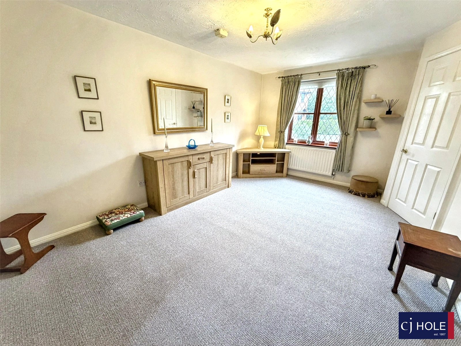 2 bedroom House for sale in Hucclecote, Gloucester
