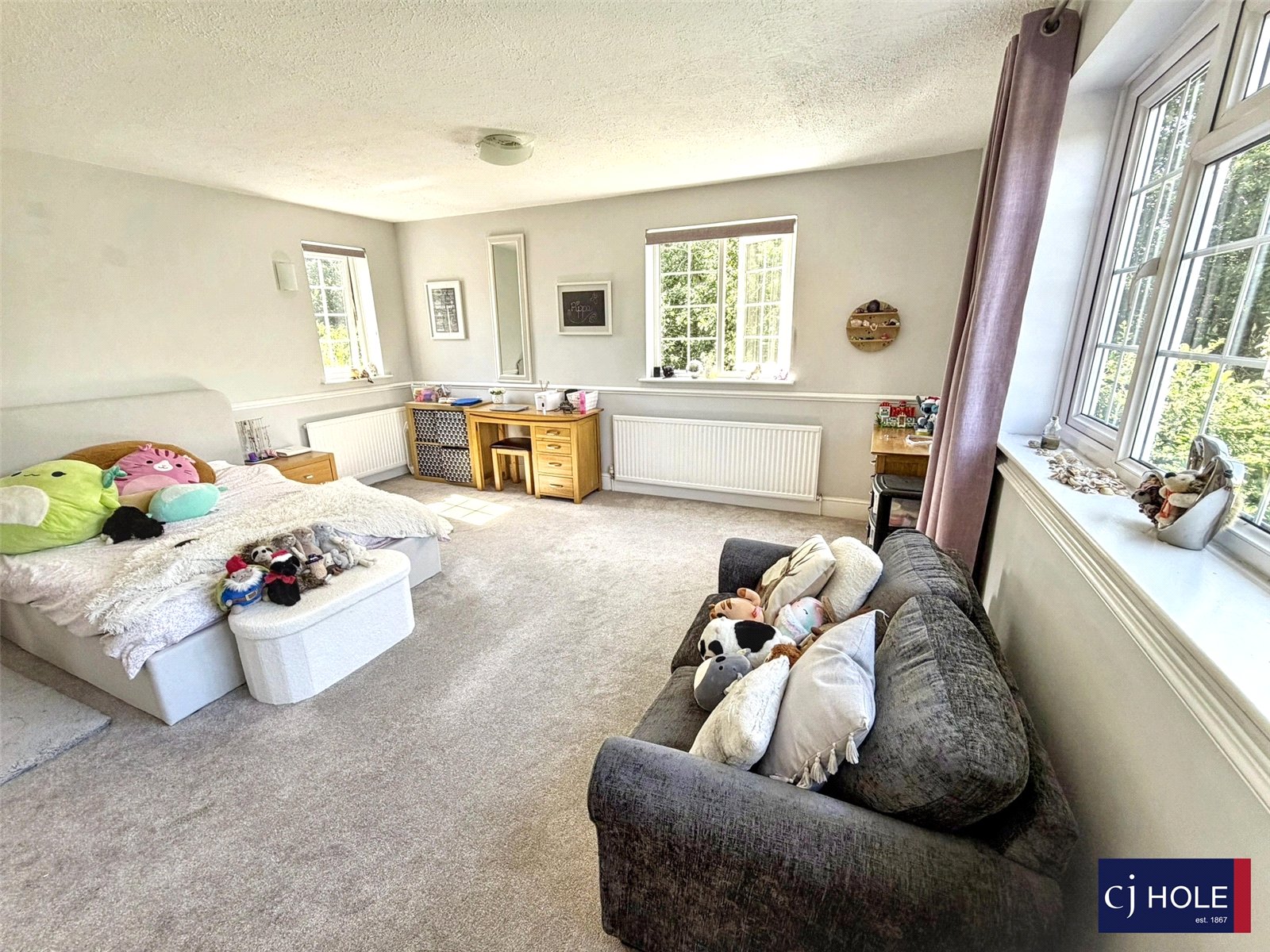 4 bedroom House for sale in Down Hatherley Lane, Gloucester