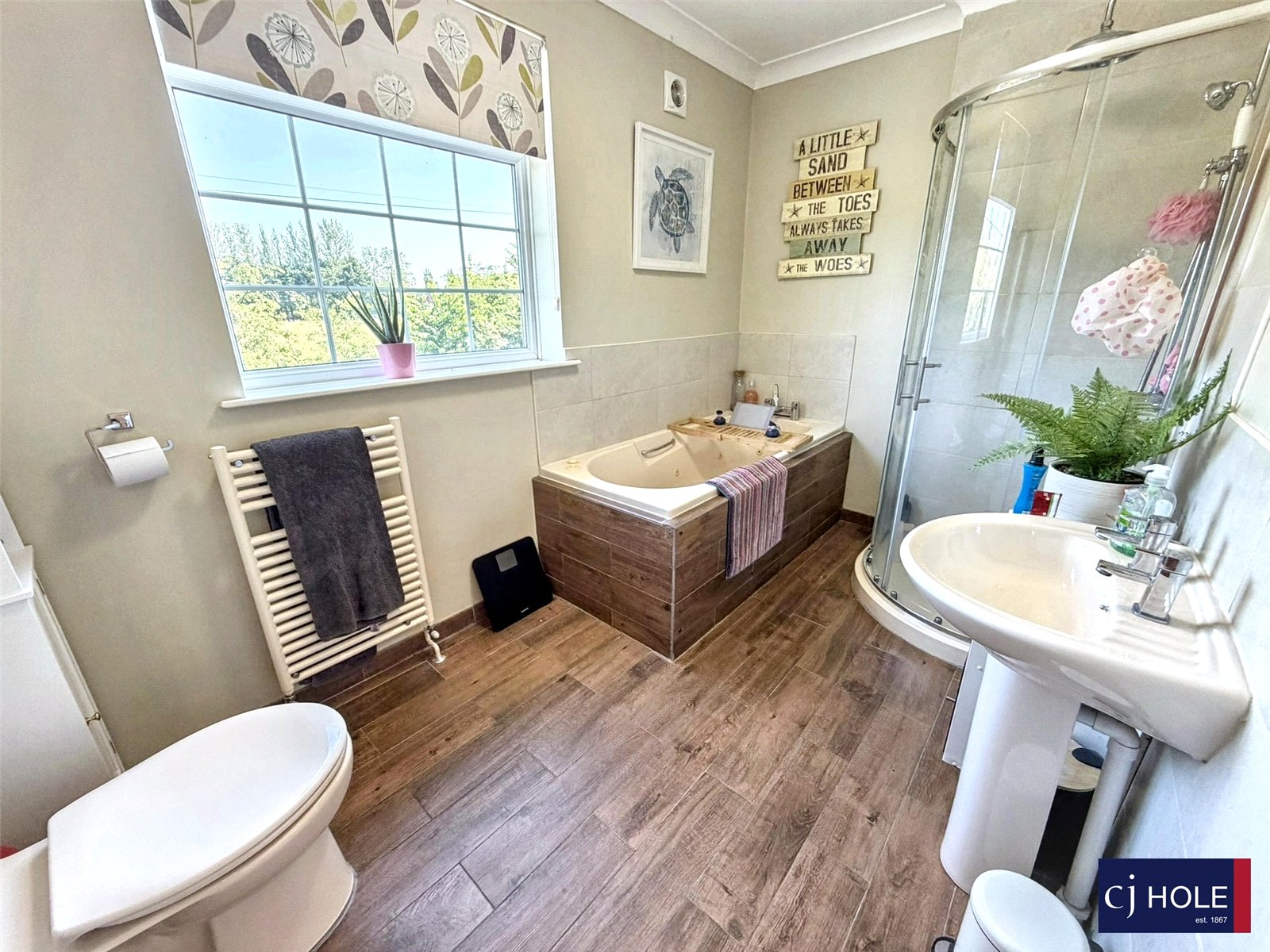 4 bedroom House for sale in Down Hatherley Lane, Gloucester