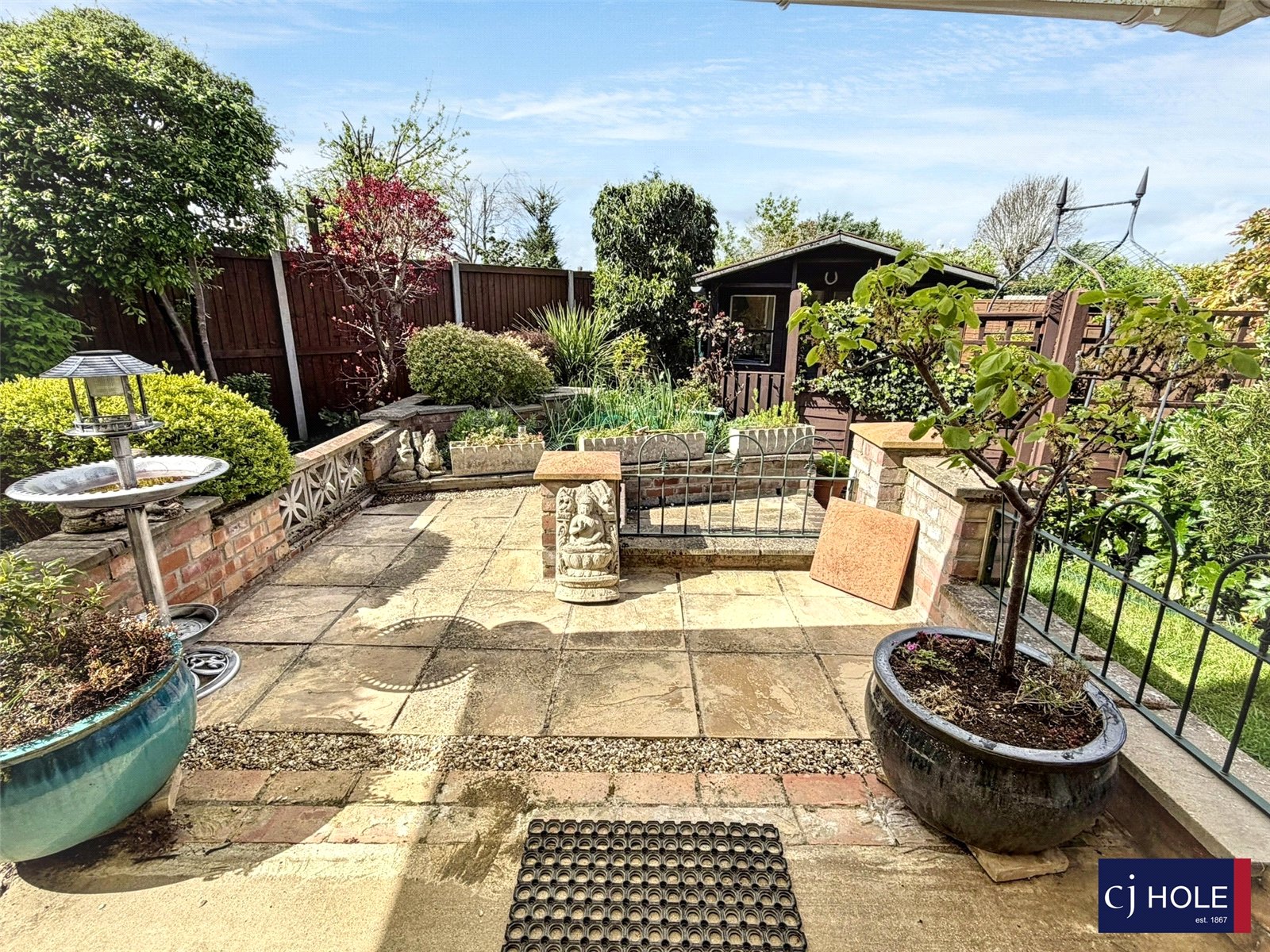 4 bedroom Bungalow for sale in Hucclecote