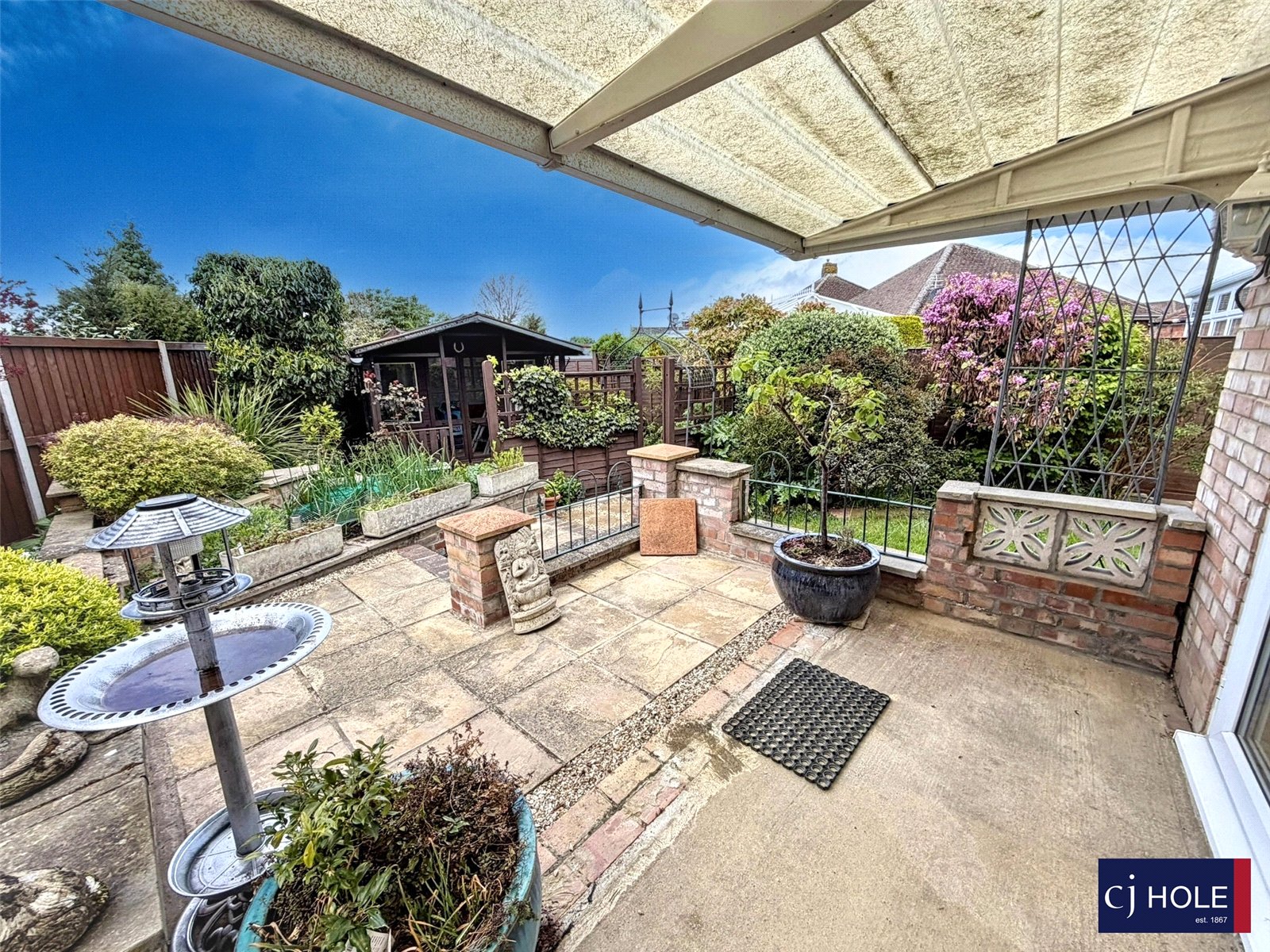 4 bedroom Bungalow for sale in Hucclecote