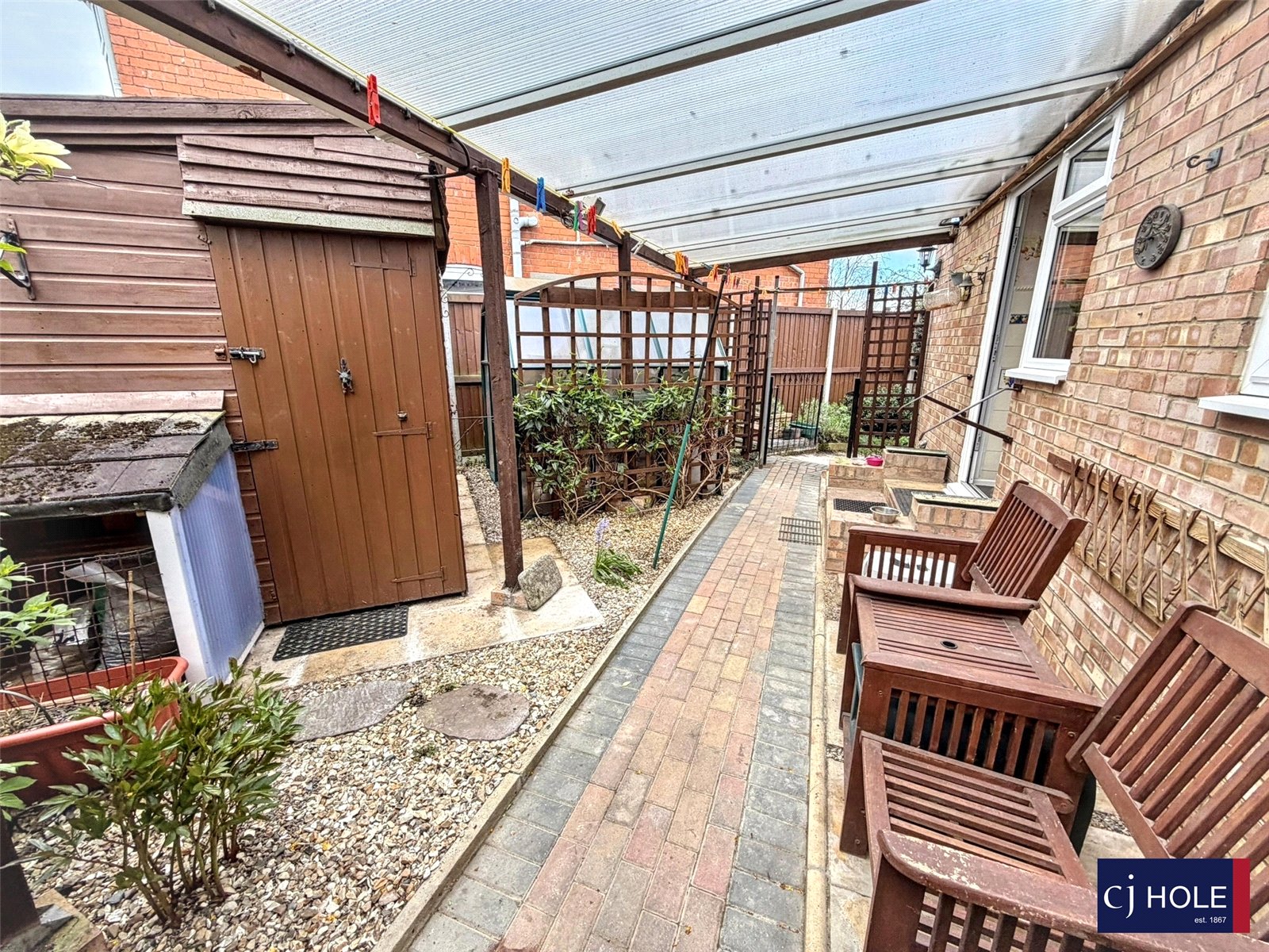 4 bedroom Bungalow for sale in Hucclecote