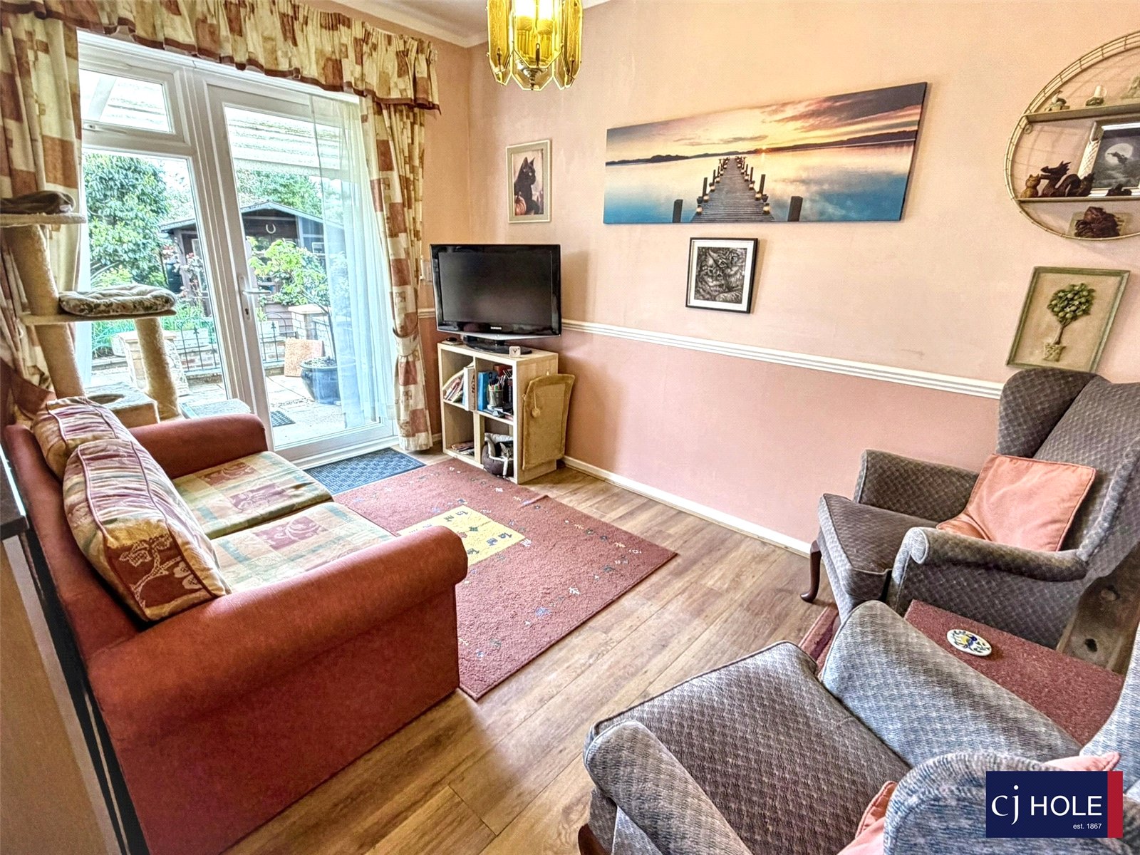 4 bedroom Bungalow for sale in Hucclecote