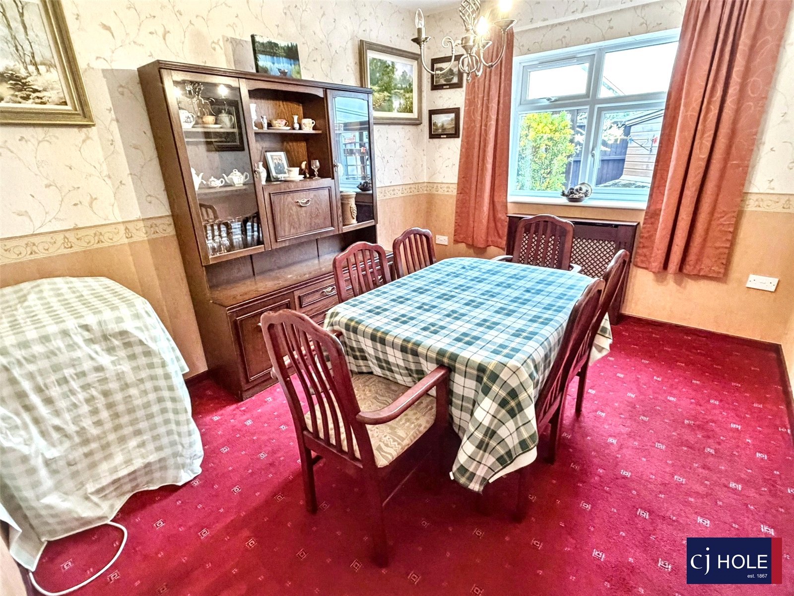 4 bedroom Bungalow for sale in Hucclecote