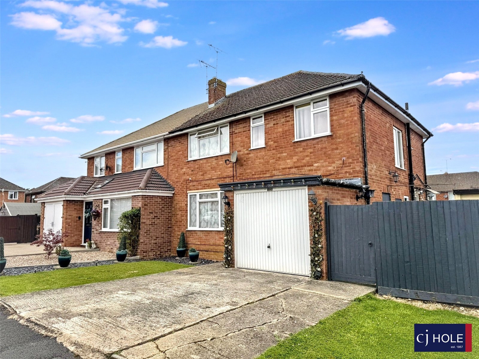 3 bedroom House for sale in Hucclecote, Gloucester