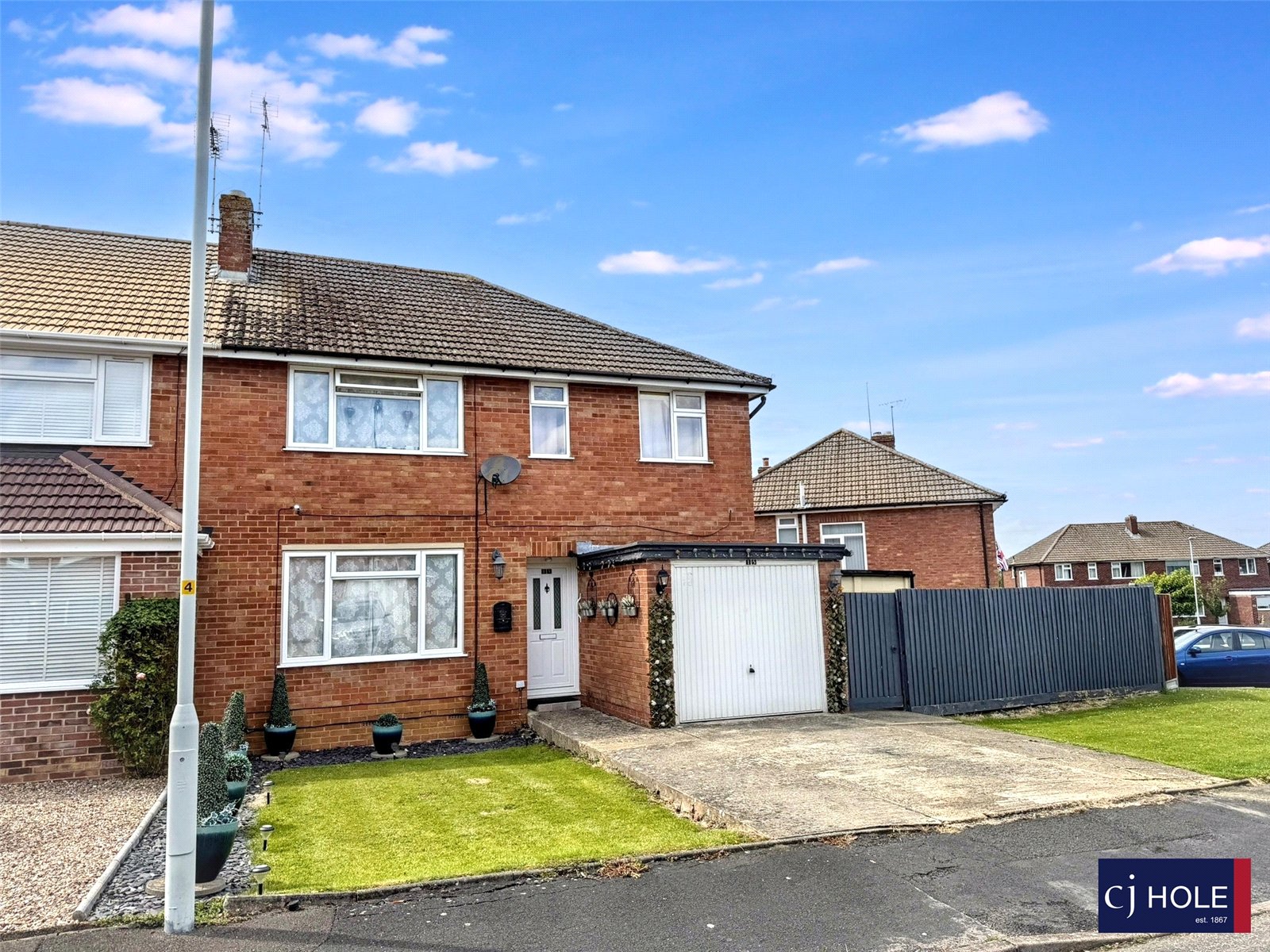 3 bedroom House for sale in Hucclecote, Gloucester