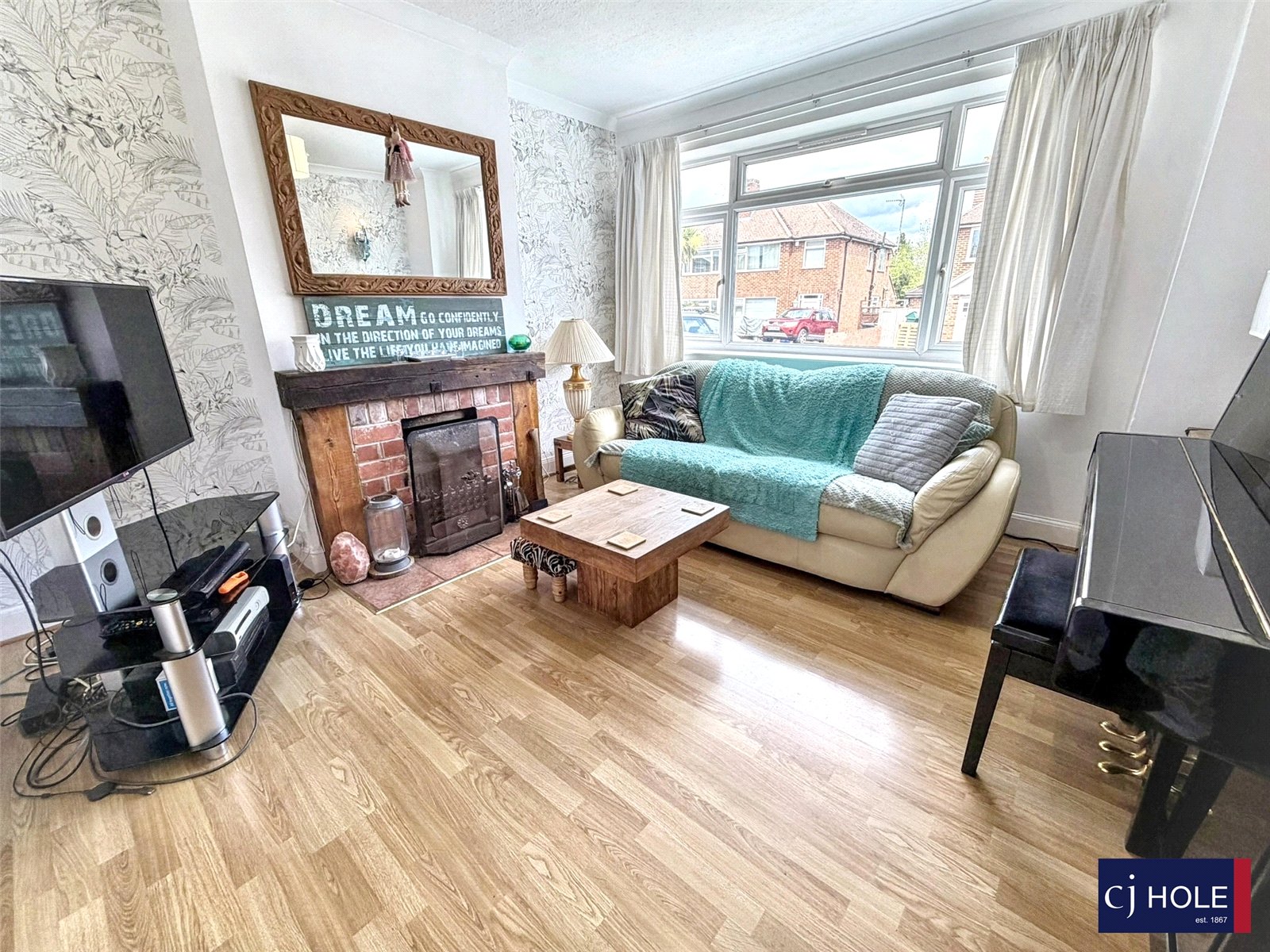 4 bedroom House for sale in Hucclecote