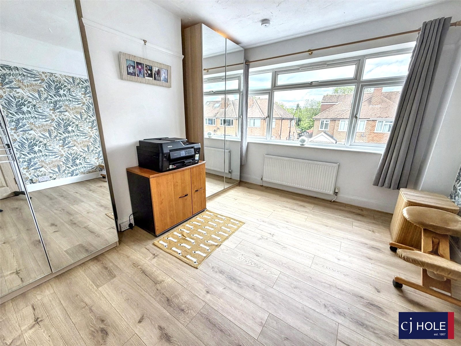 4 bedroom House for sale in Hucclecote