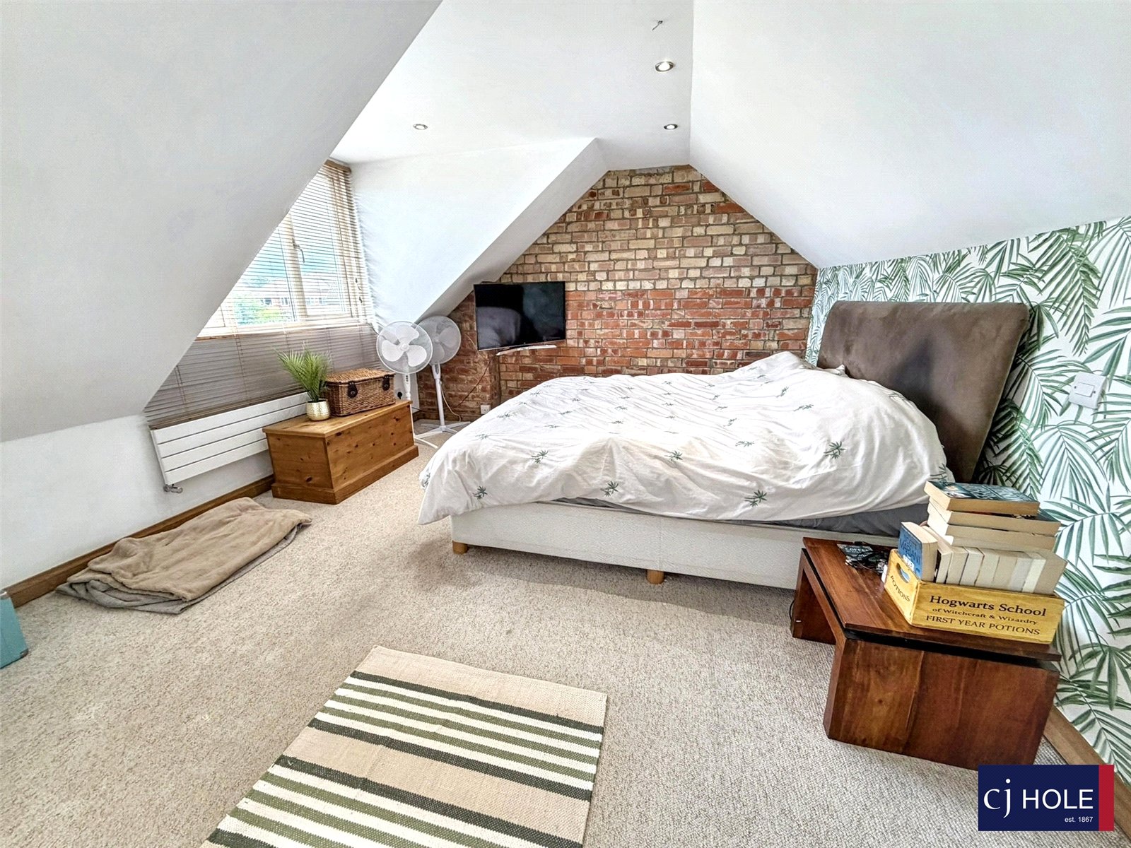 4 bedroom House for sale in Hucclecote