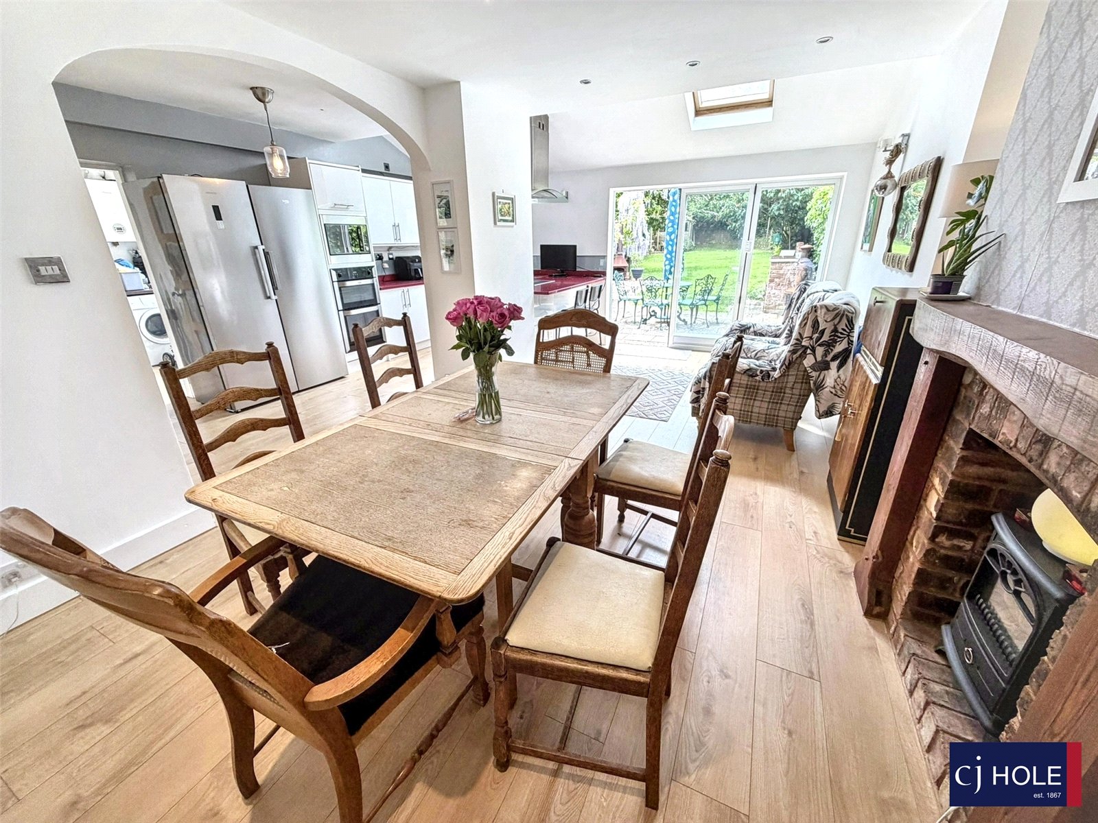 4 bedroom House for sale in Hucclecote