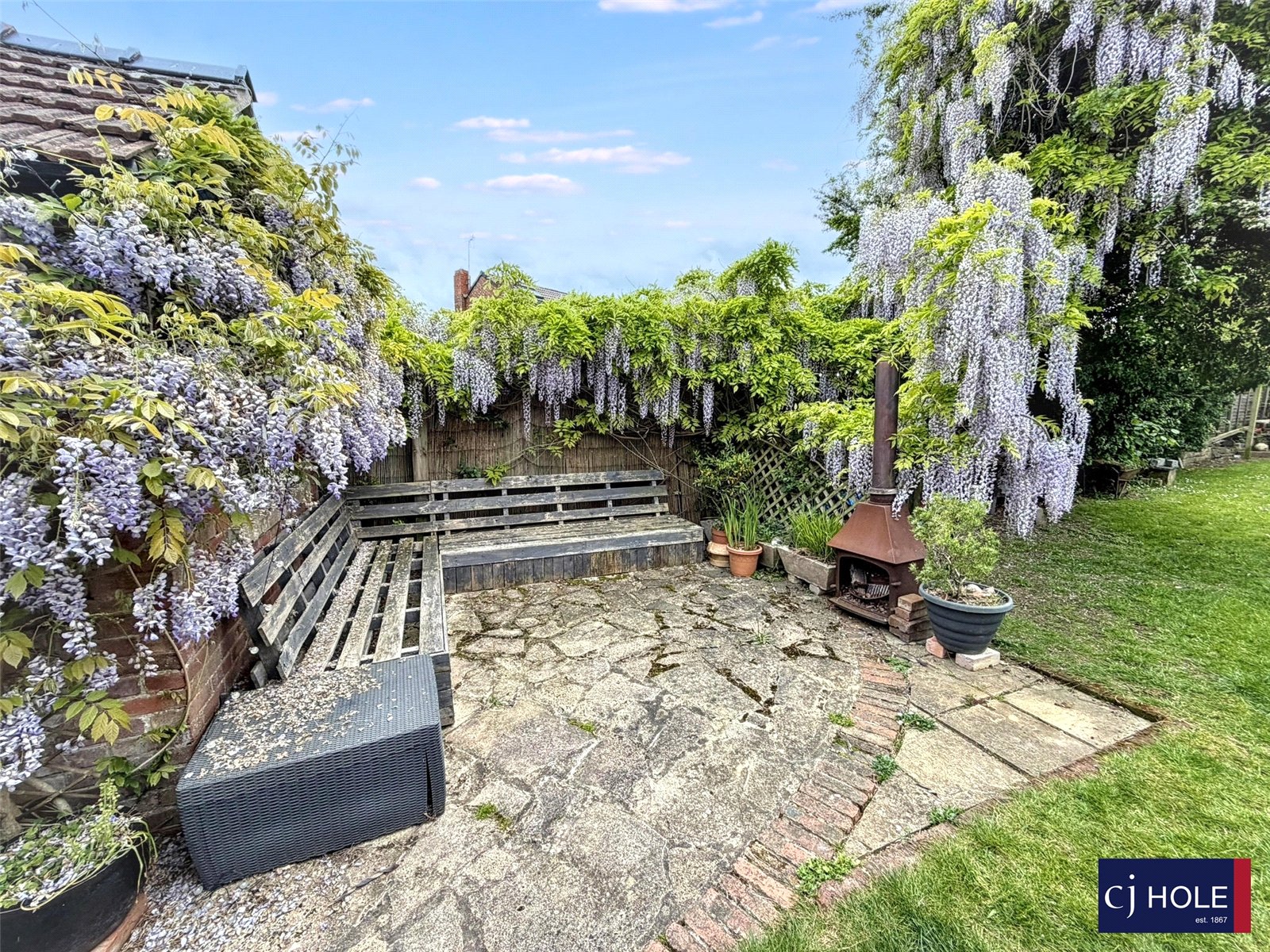 4 bedroom House for sale in Hucclecote