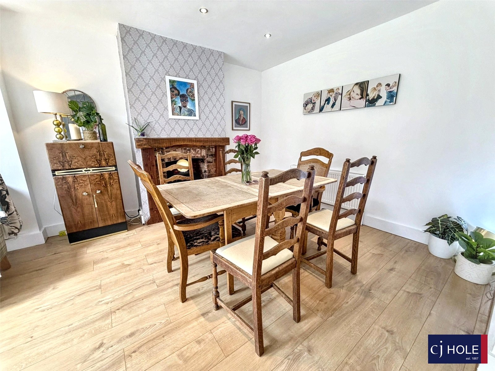 4 bedroom House for sale in Hucclecote
