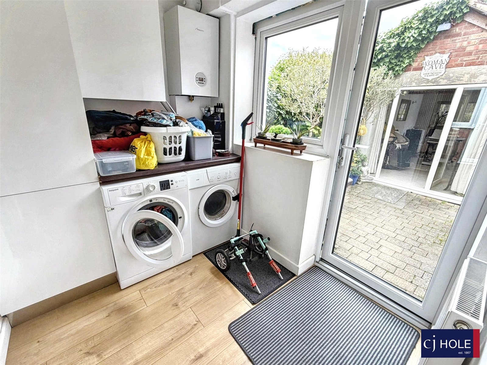 4 bedroom House for sale in Hucclecote