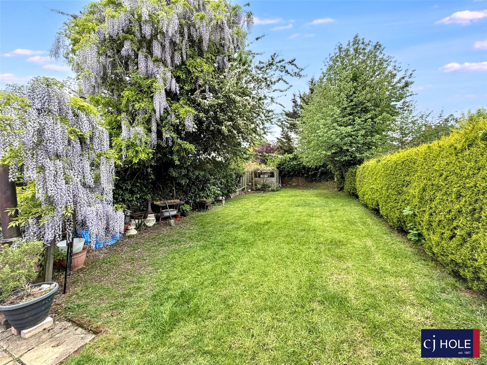 4 bedroom House for sale in Hucclecote