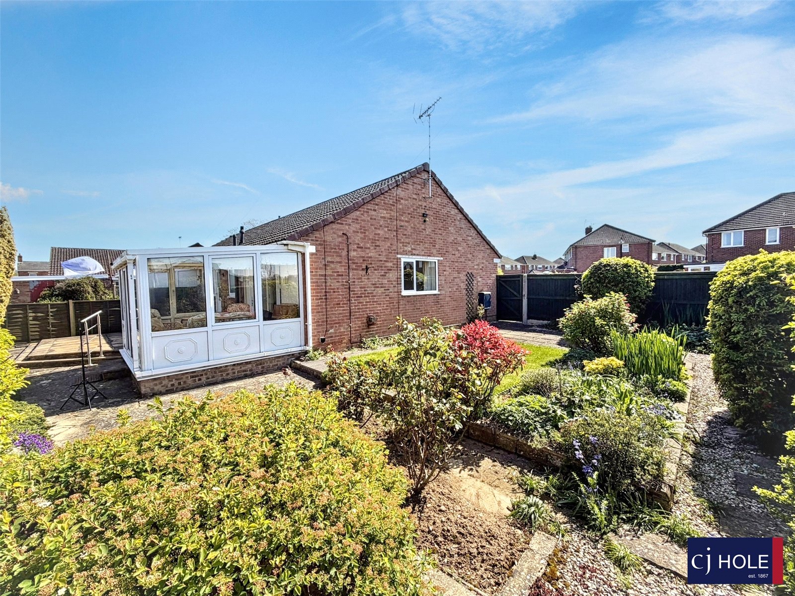 2 bedroom Bungalow for sale in Hucclecote, Gloucester