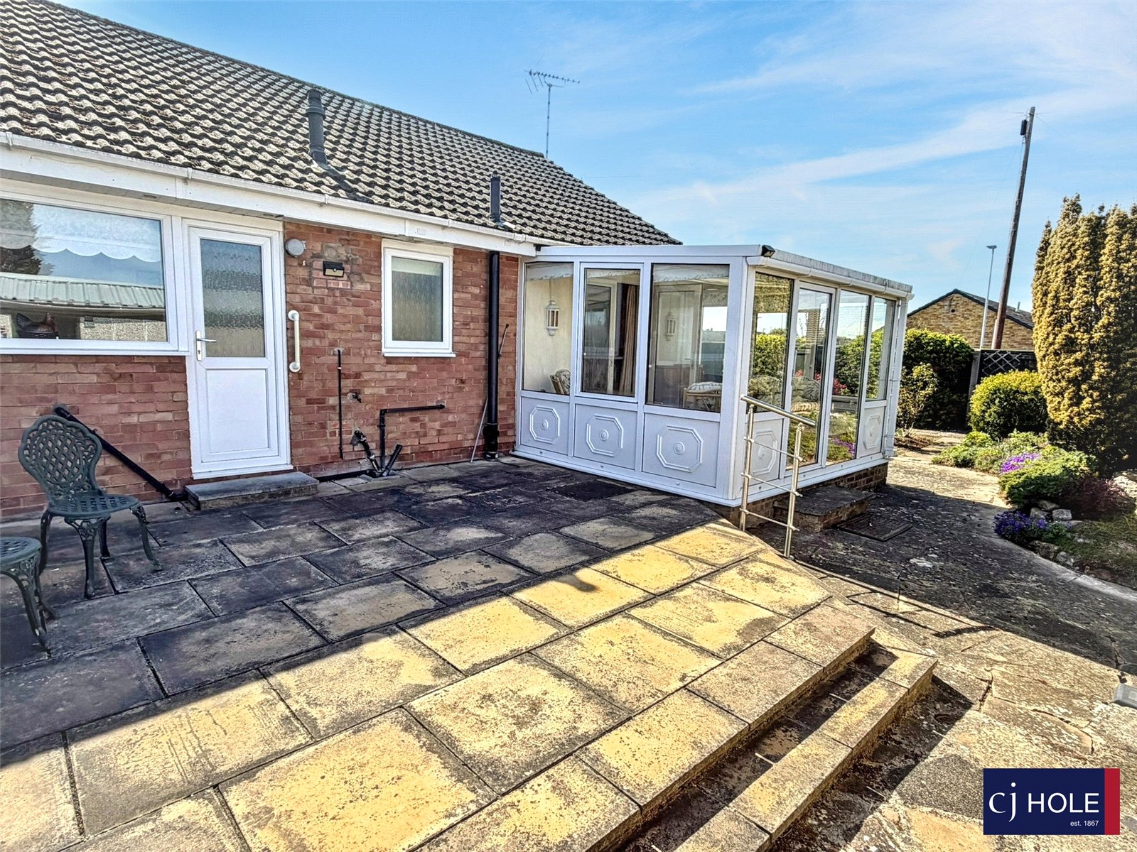 2 bedroom Bungalow for sale in Hucclecote, Gloucester