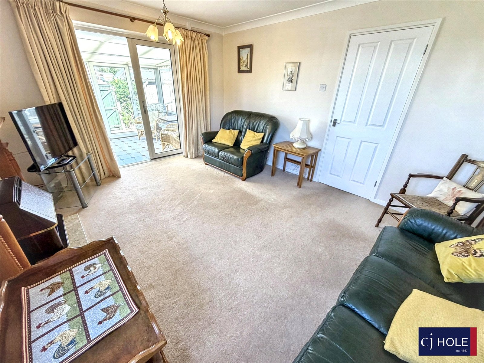 2 bedroom Bungalow for sale in Hucclecote, Gloucester