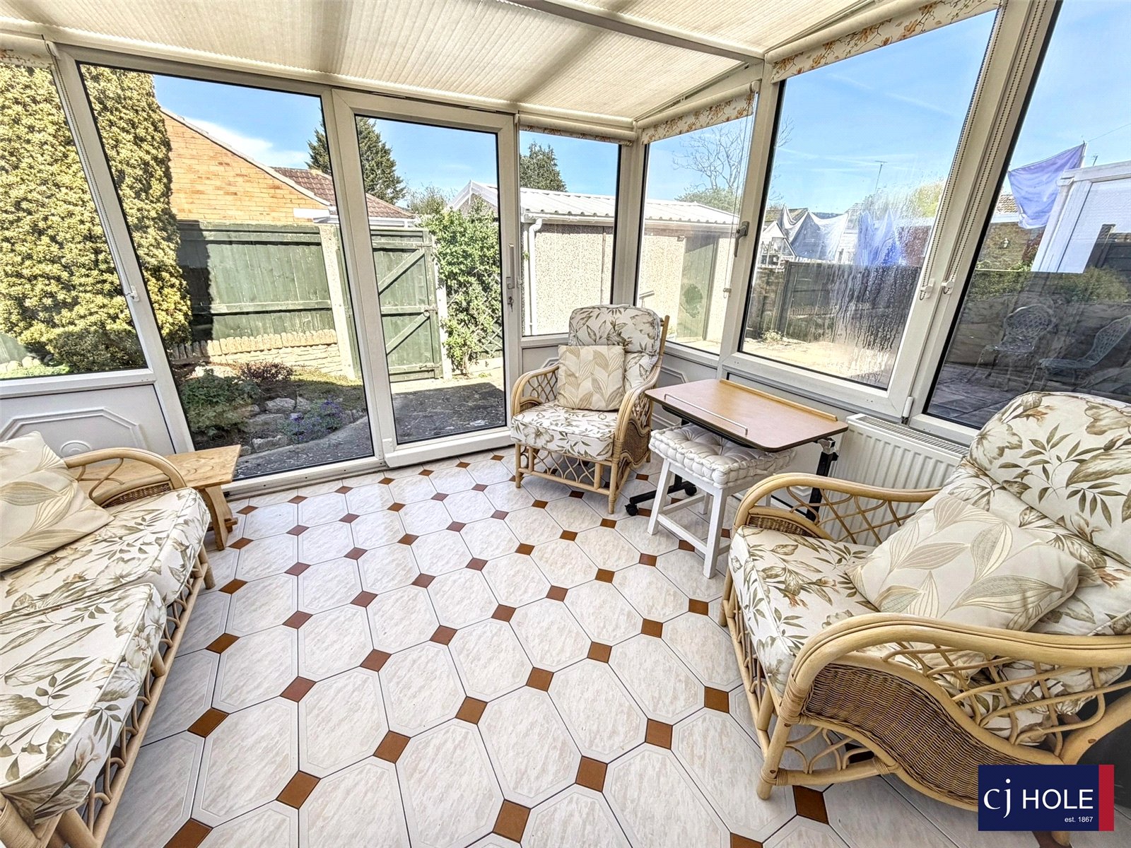 2 bedroom Bungalow for sale in Hucclecote, Gloucester