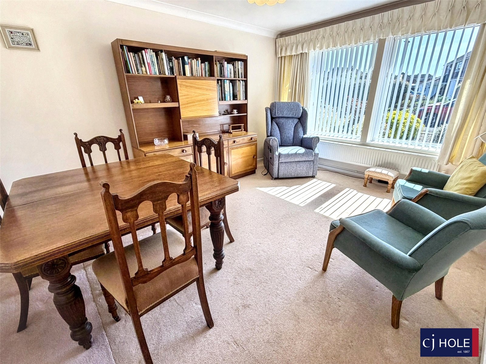 2 bedroom Bungalow for sale in Hucclecote, Gloucester