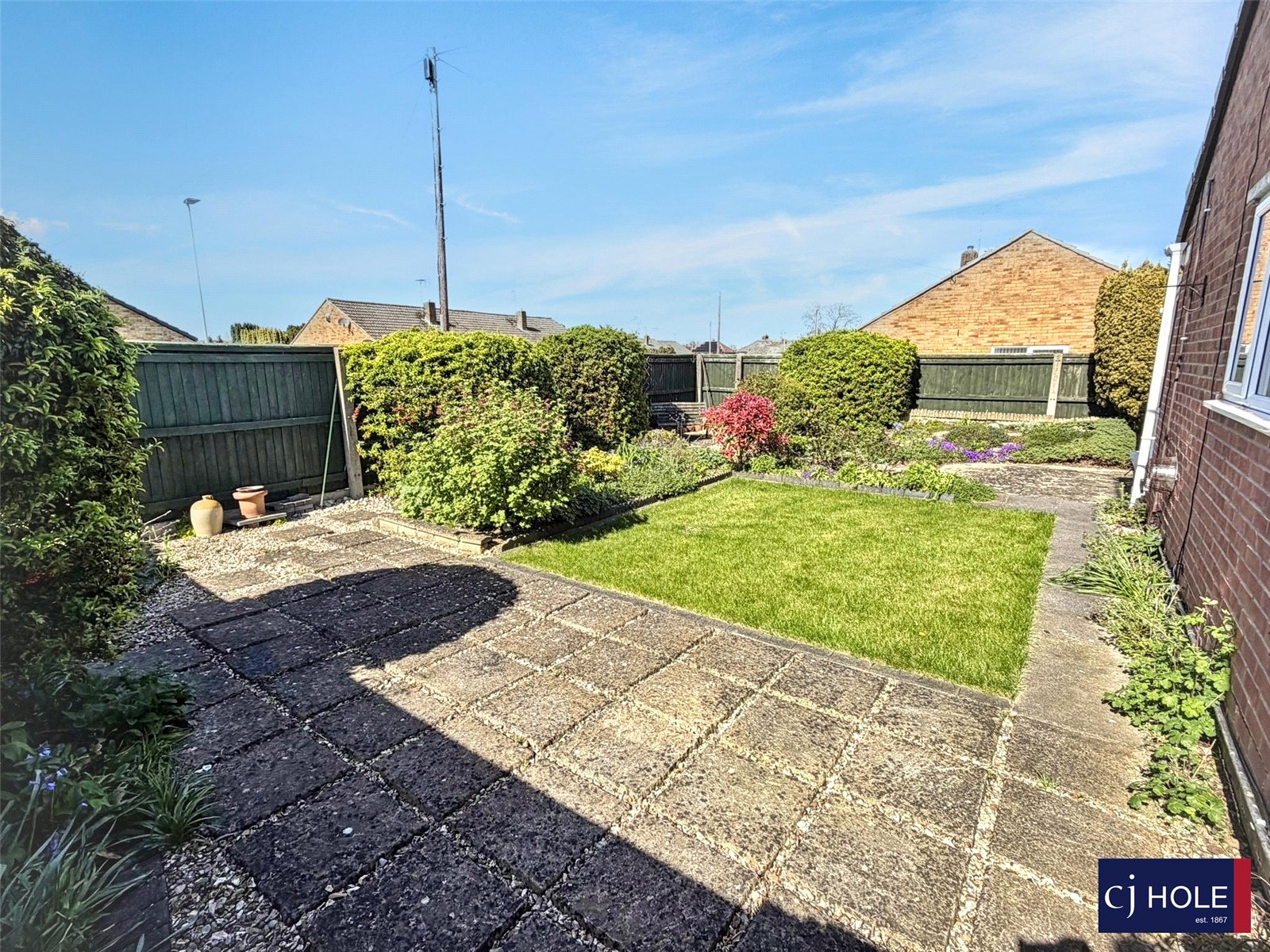 2 bedroom Bungalow for sale in Hucclecote, Gloucester