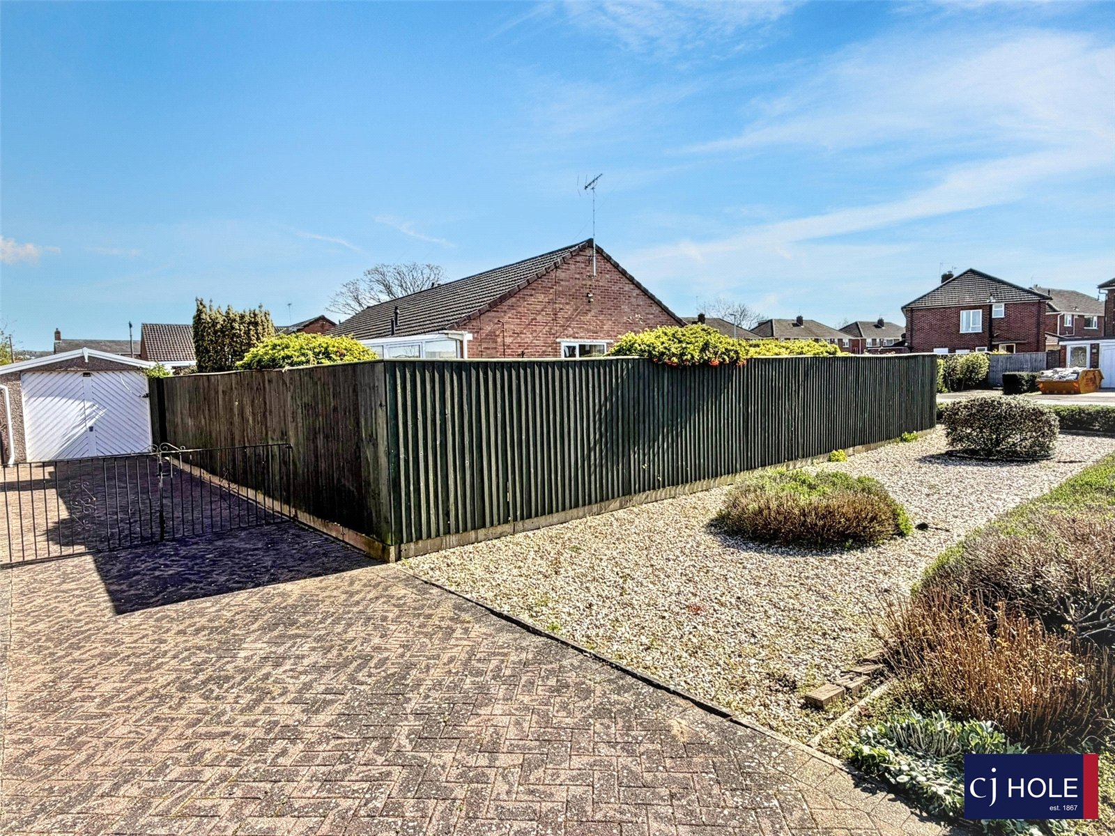 2 bedroom Bungalow for sale in Hucclecote, Gloucester
