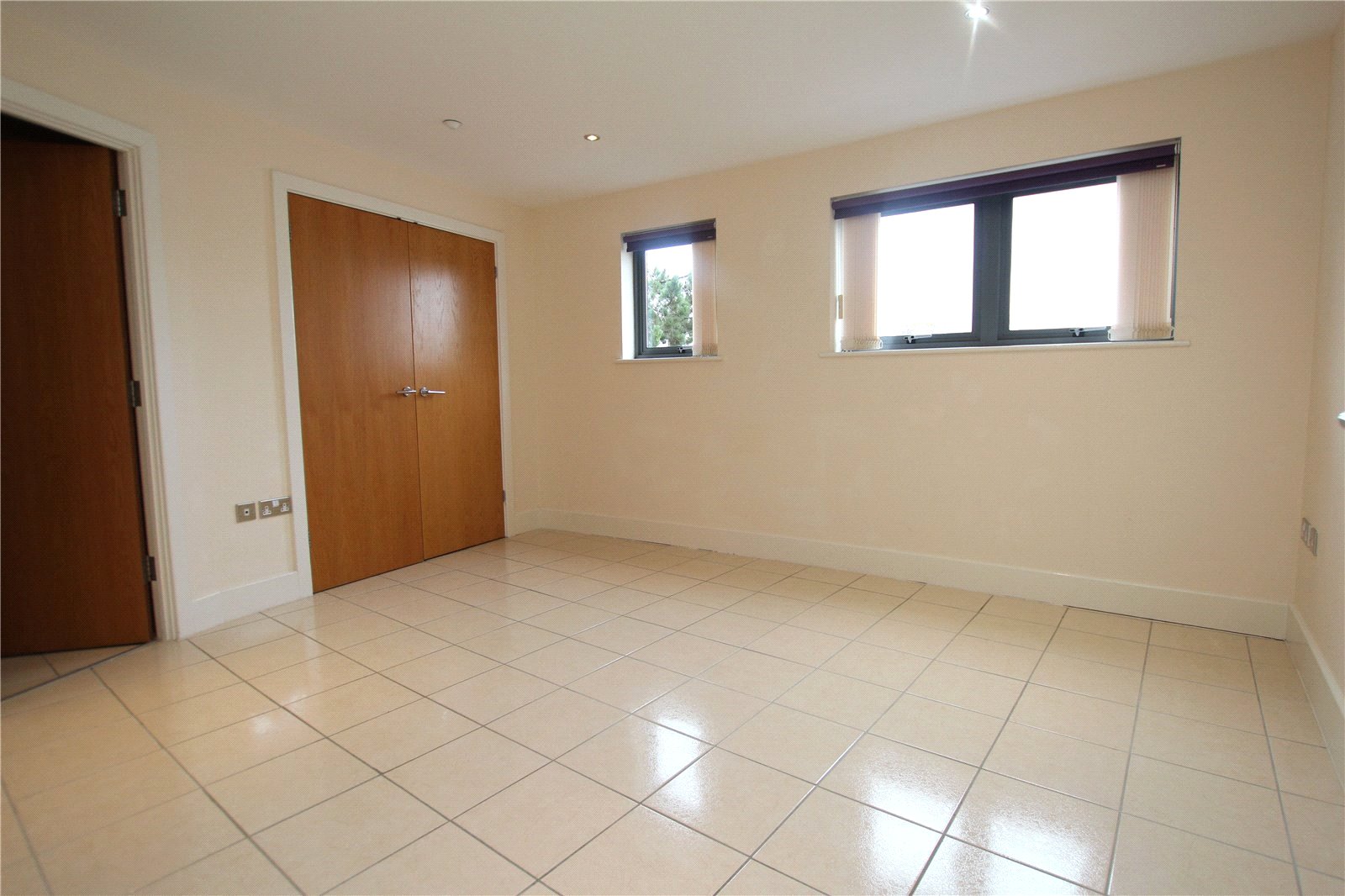 2 bedroom Flat to let in Gloucester Road, Cheltenham