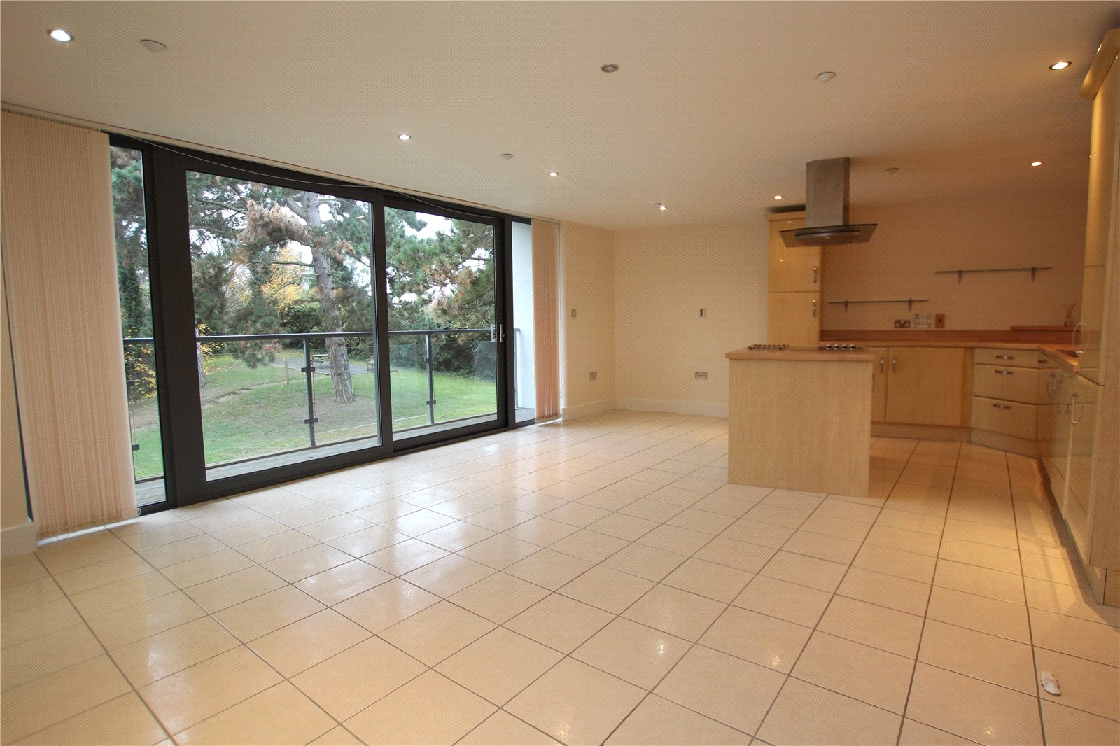2 bedroom Flat to let in Gloucester Road, Cheltenham