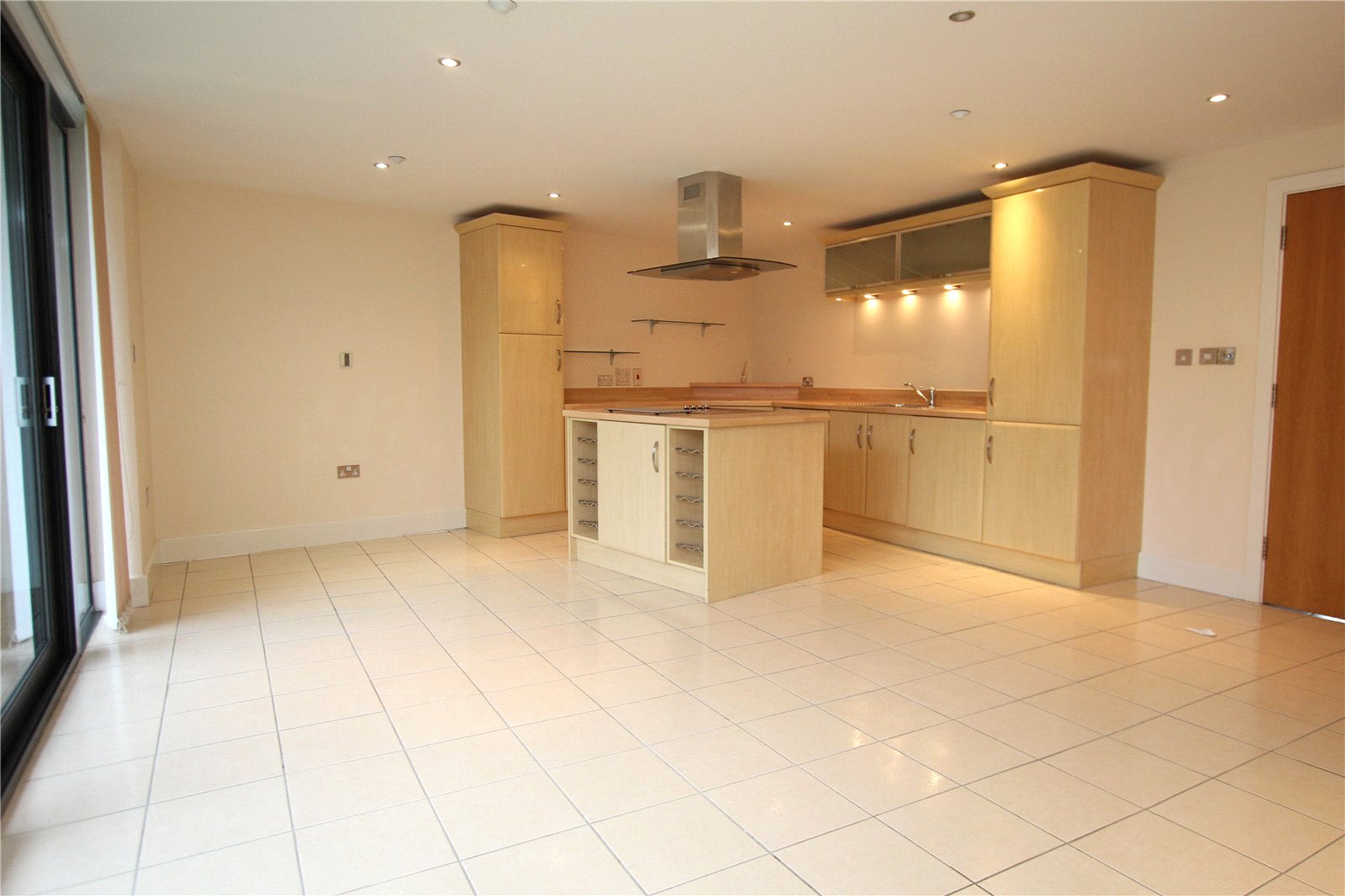 2 bedroom Flat to let in Gloucester Road, Cheltenham