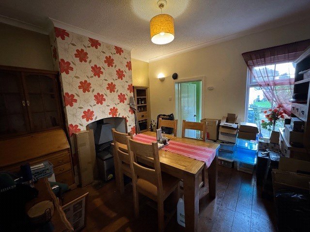 2 bedroom House to let in Gloucester