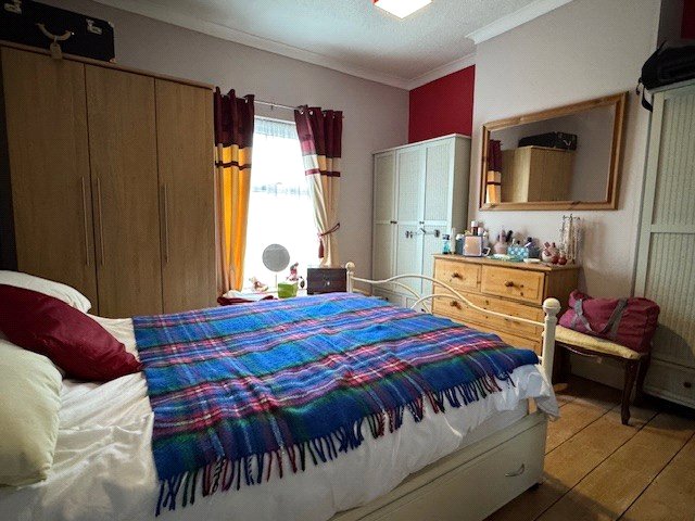 2 bedroom House to let in Gloucester