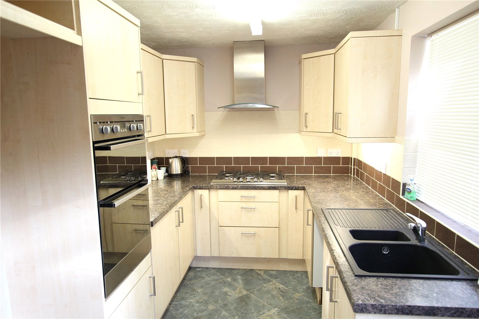 2 bedroom Bungalow to let in Barnwood, Gloucester