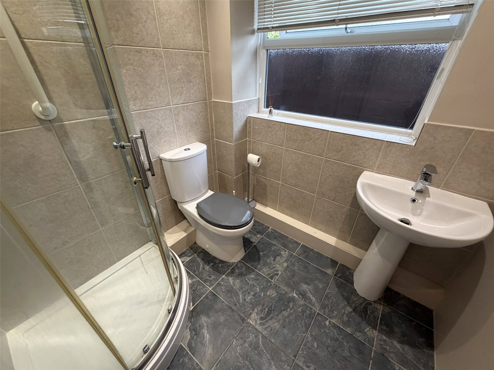 2 bedroom Bungalow to let in Barnwood, Gloucester
